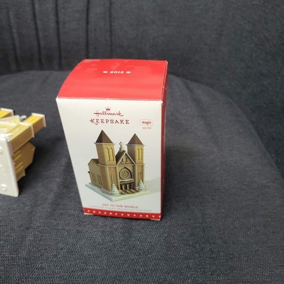 2015 Hallmark Keepsake Joy To The World Christmas Ornament Magic Sound - Picture 7 of 10